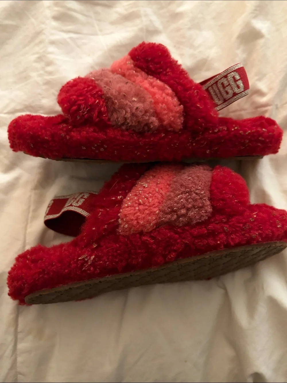 Little Girls UGG Fluff Yeah! Fluffy Slippers in Red Size 1